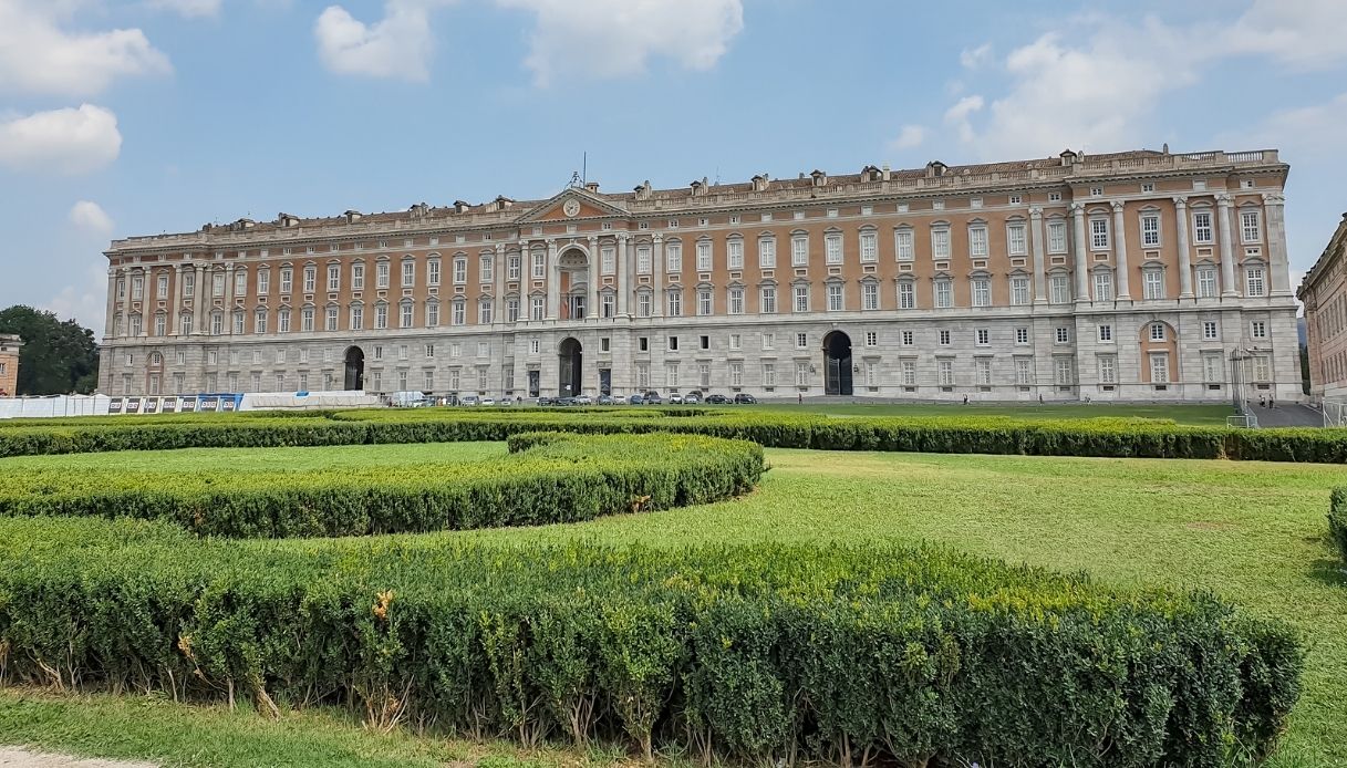 Reggia di Caserta - Vietri Coast Tour NCC Bilotti